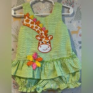 Bonnie Baby Green Seersucker Giraffe Sparkle
Bow Bloomer Outfit 12 Months